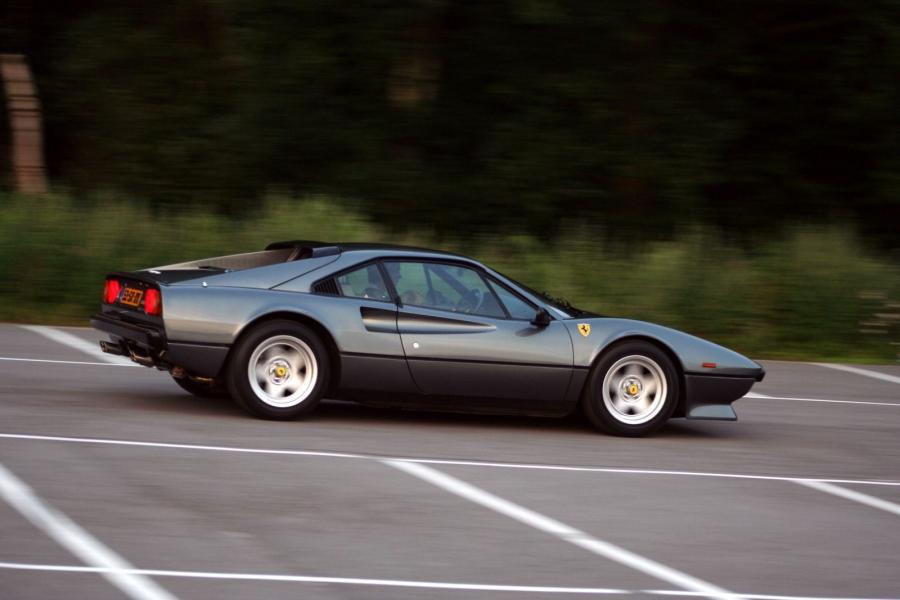  Ferrari 308 GTB Quattrovalvole 1982 года  (фото 20 из 61)